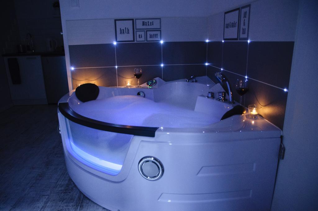 Bedrouse Jacuzzi Starowislna - Old Town Apartment
